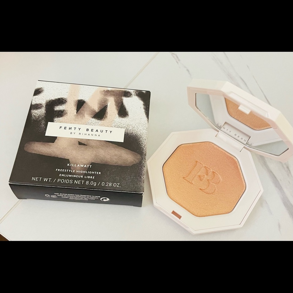Fenty Beauty highlighter in “Hustla Baby” totally new!!